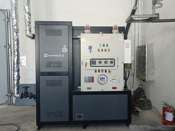 醫(yī)藥中間體半管式不銹鋼反應(yīng)釜防爆電加熱油爐「歐能機械」