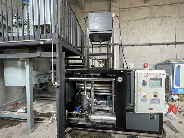 新型膜材料反應(yīng)釜防爆模溫機(jī)